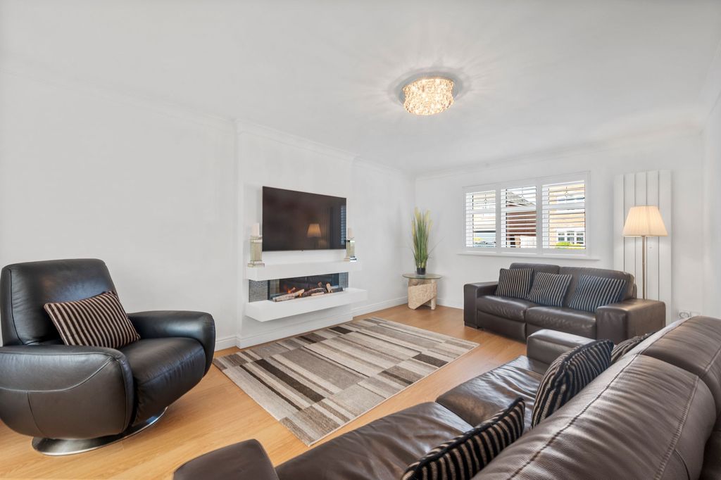 Property photo 2 of 44