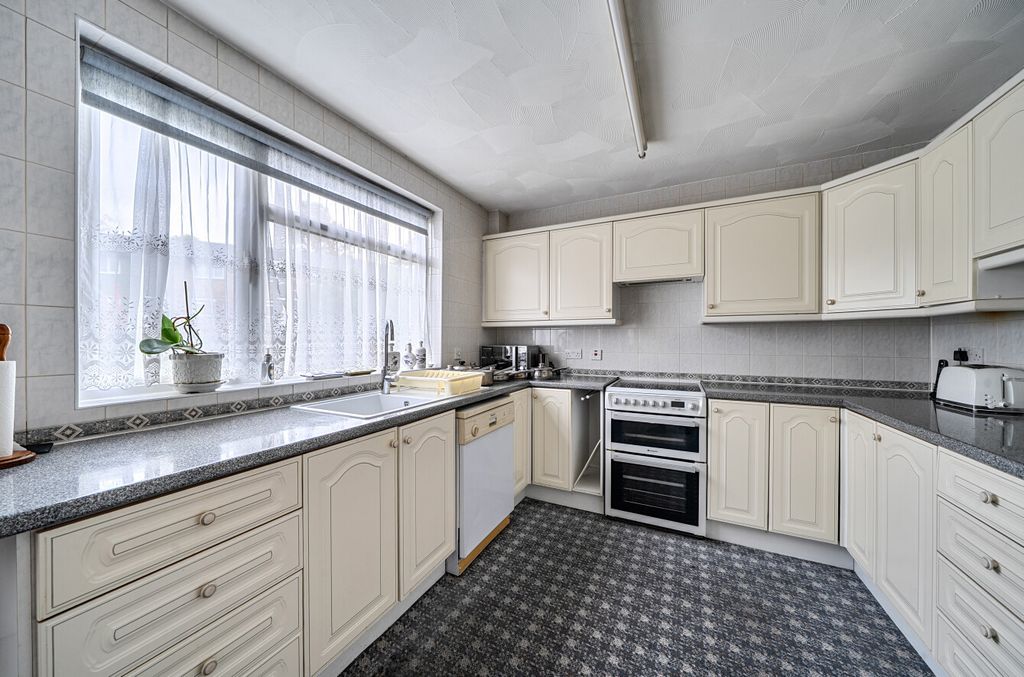 Property photo 2 of 22 Kitchen
