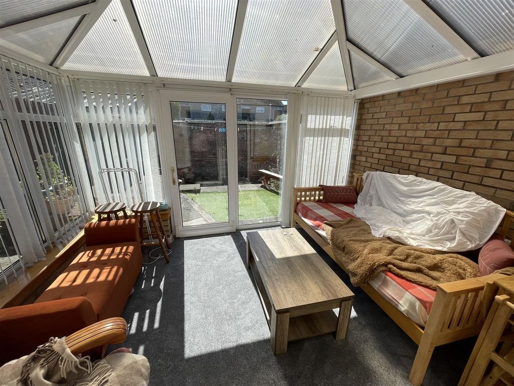 Property photo 2 of 8 Conservastory (1).Jpg