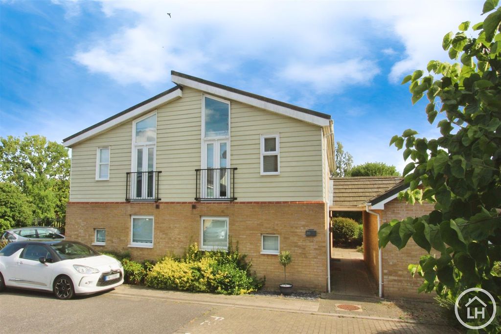 Property photo 1 of 10 External