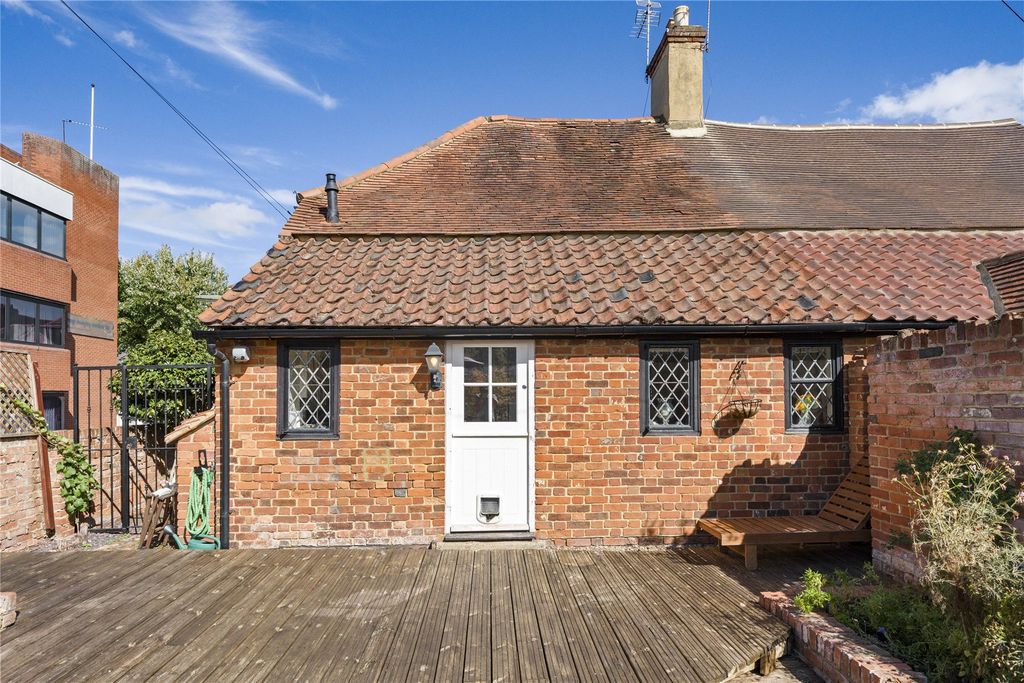 Property photo 2 of 16 Picture No. 11