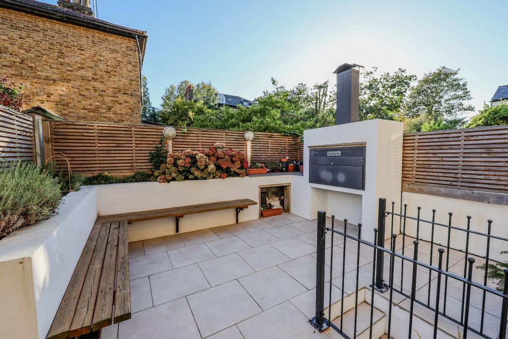 Property photo 3 of 26