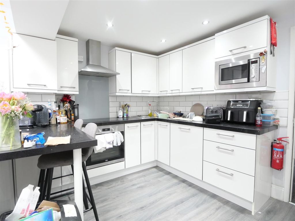 Property photo 2 of 11 P1000161.Jpg