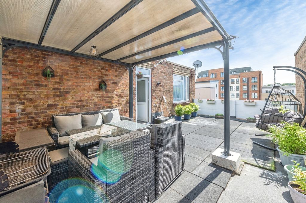 Property photo 1 of 14 External