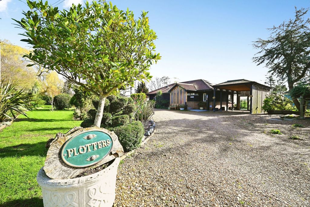 Property photo 1 of 32