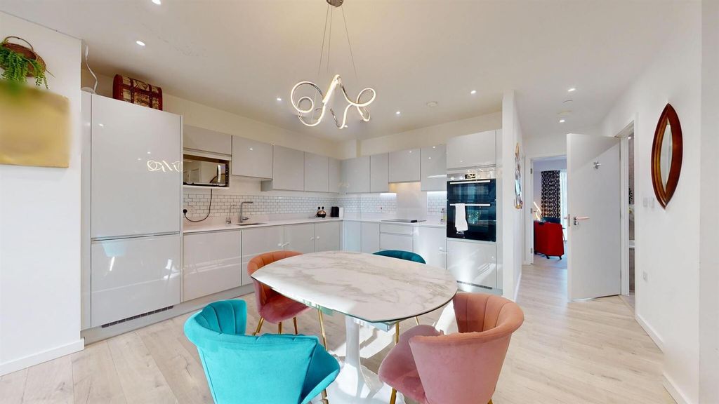 Property photo 3 of 13 67c5F200473E95F2989A9Cdf_1Defe6Ef63E9Dcd72E6Fd3E34