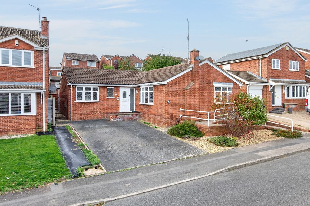 Property photo 1 of 32