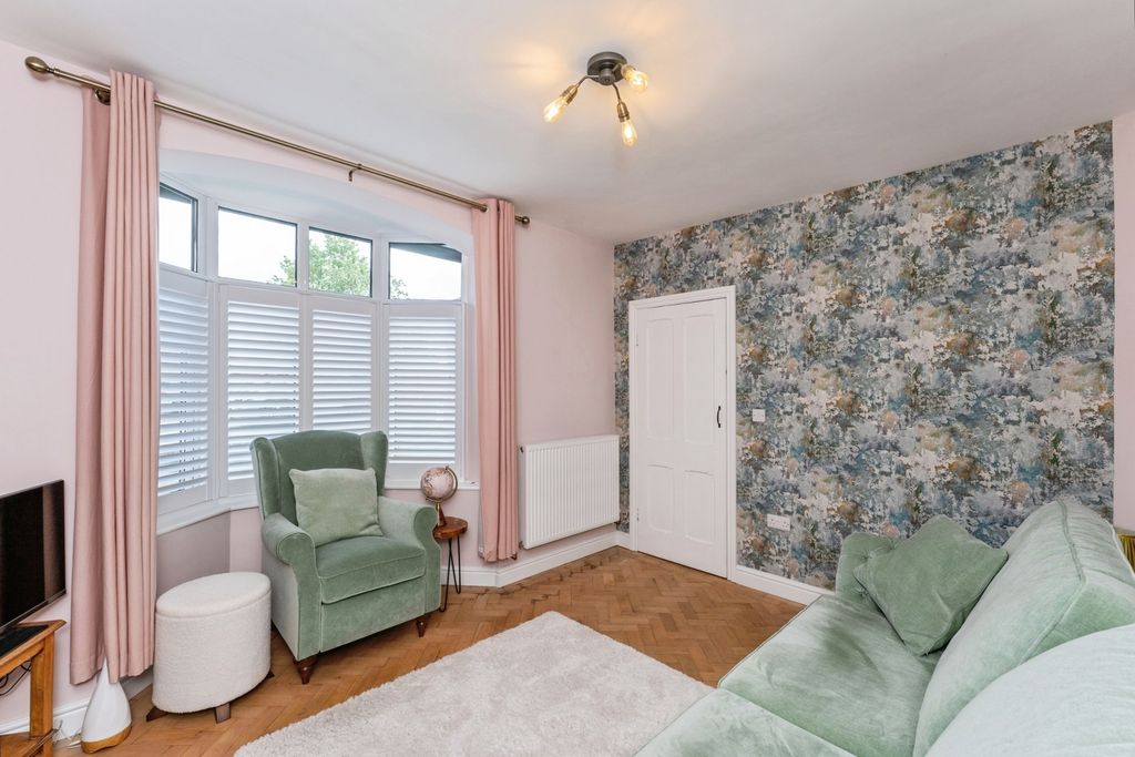 Property photo 3 of 24 Pbox-Img.Jpg