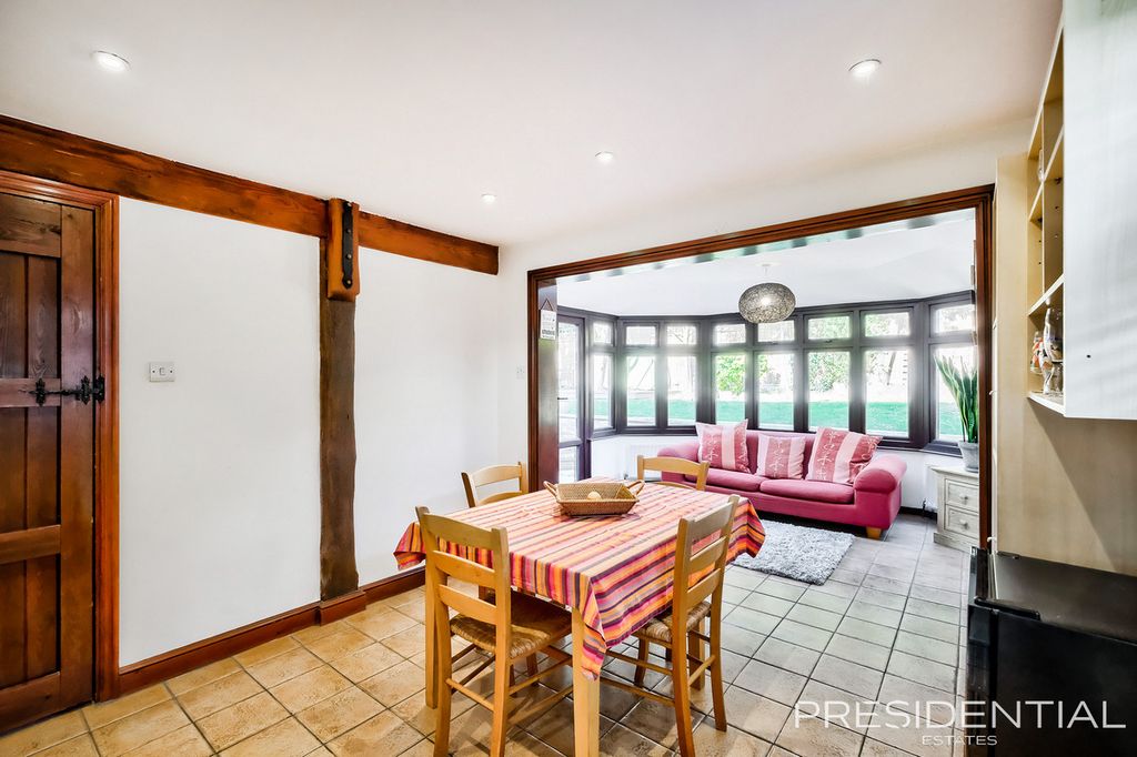 Property photo 3 of 42