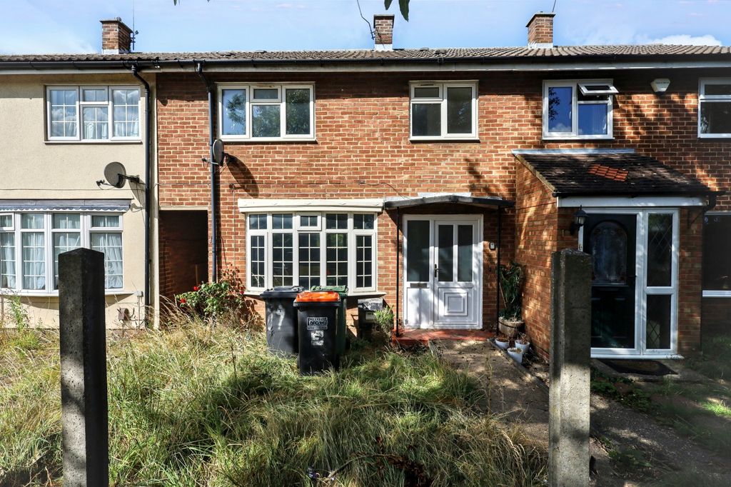 Property photo 1 of 18 177 Tithe Farm Road, Houghton Regis, Dunstable, Bedfordshire, Lu5 5Jf