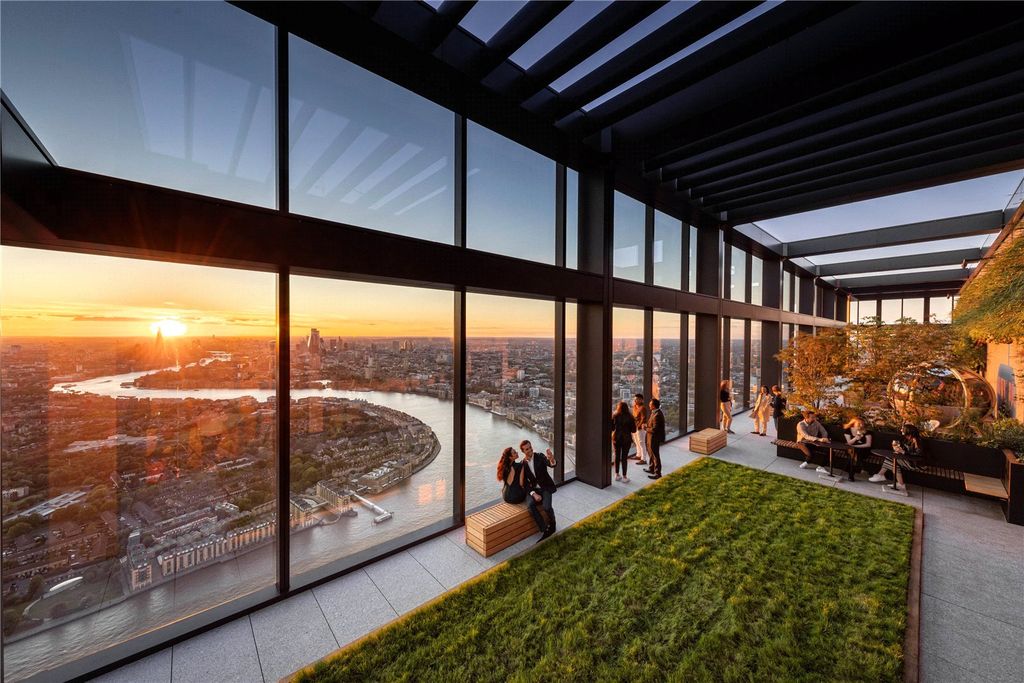 Property photo 3 of 18 Sky Terrace