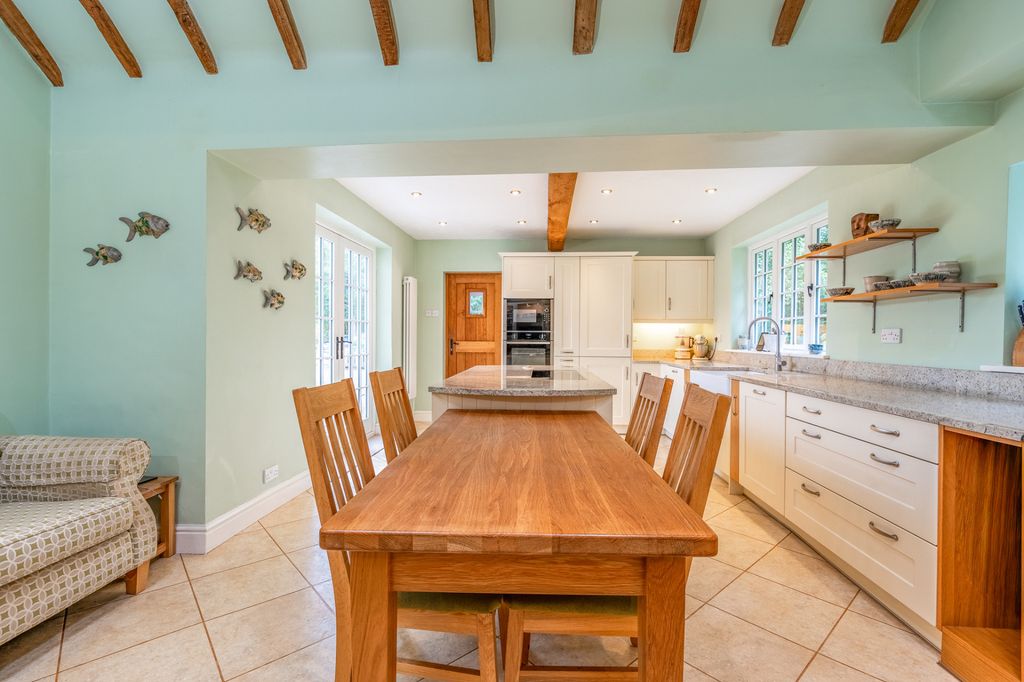Property photo 3 of 44