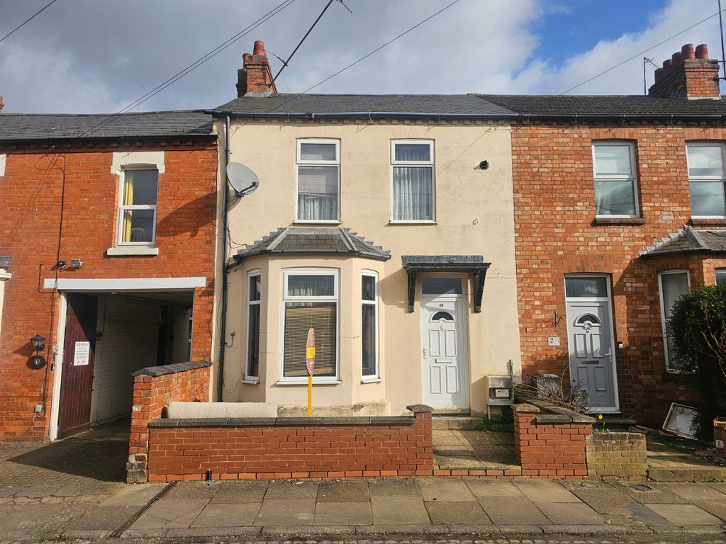 Property photo 1 of 8 Moore Street