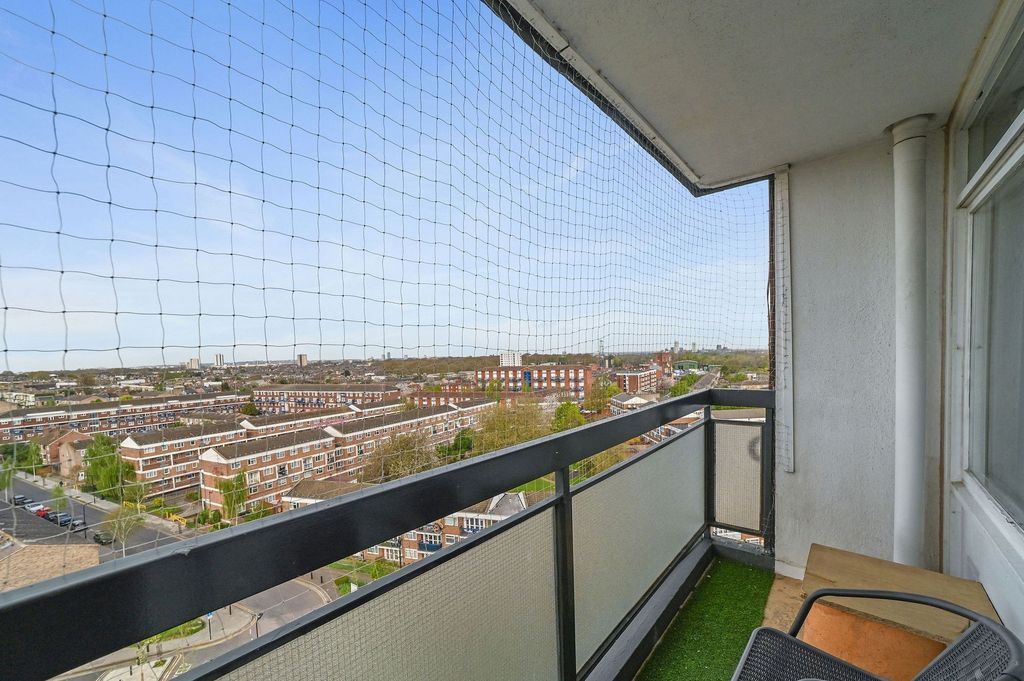 Property photo 2 of 10 Landmark Heights E5
