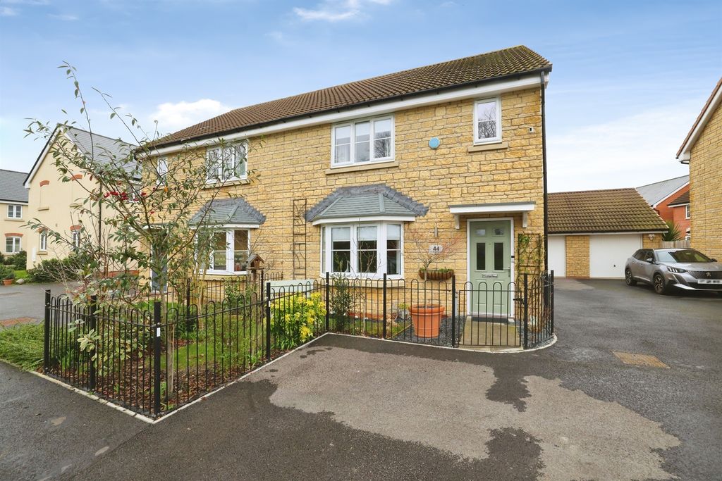 Property photo 1 of 19