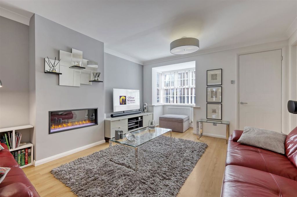 Property photo 2 of 32