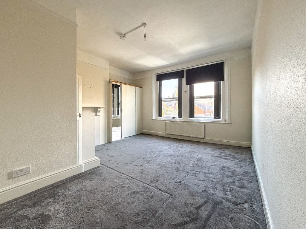 Property photo 2 of 5 6204442