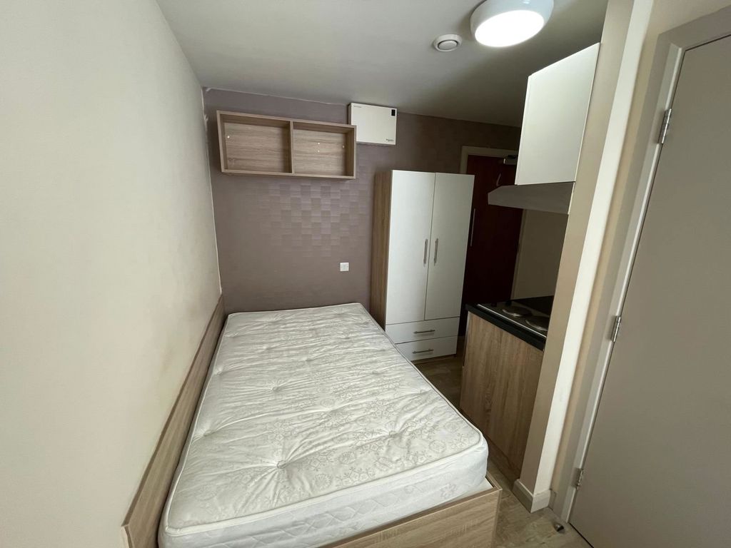 Property photo 2 of 6 Alex957585Bed.Jpg