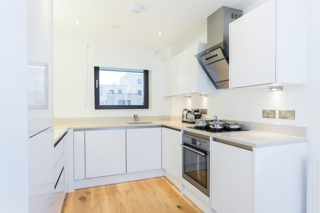 Property photo 3 of 9 Kitchen
