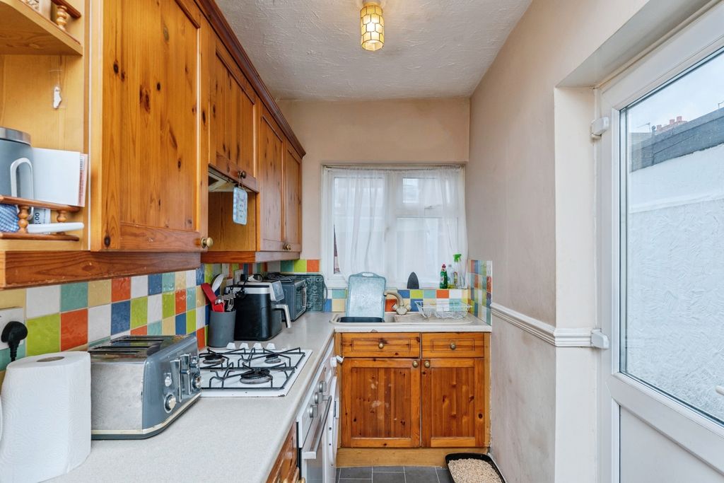 Property photo 2 of 19 Pbox-Img.Jpg