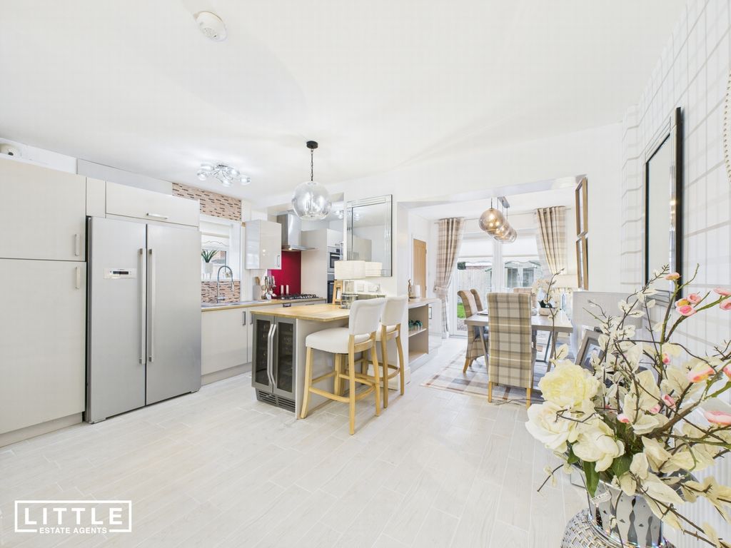 Property photo 2 of 42 Photo 7