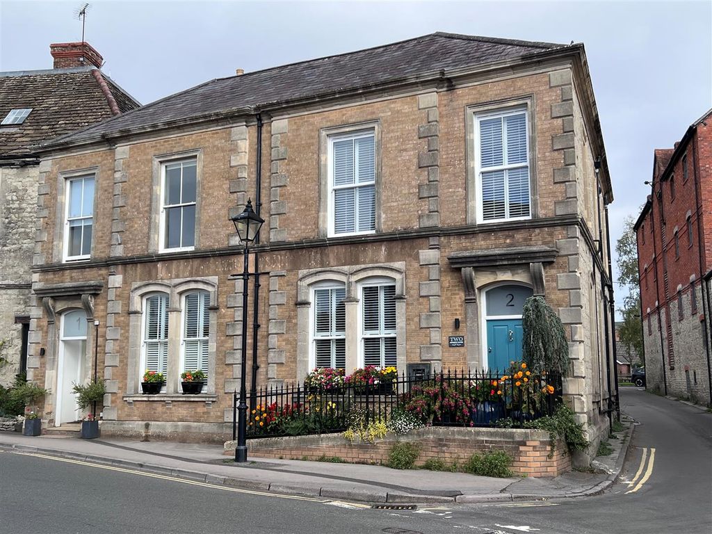 Property photo 1 of 14 Roadside.Jpg