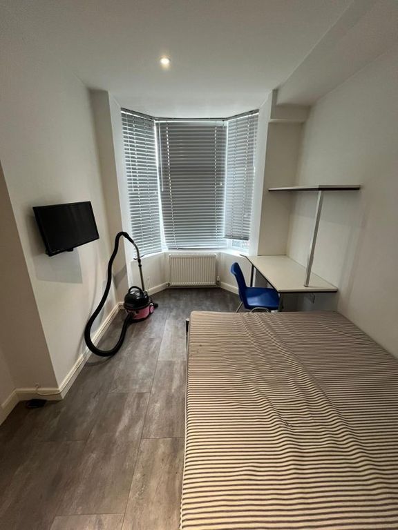 Property photo 1 of 12 Photo-2024-07-07-18-59-30 (1).Jpg