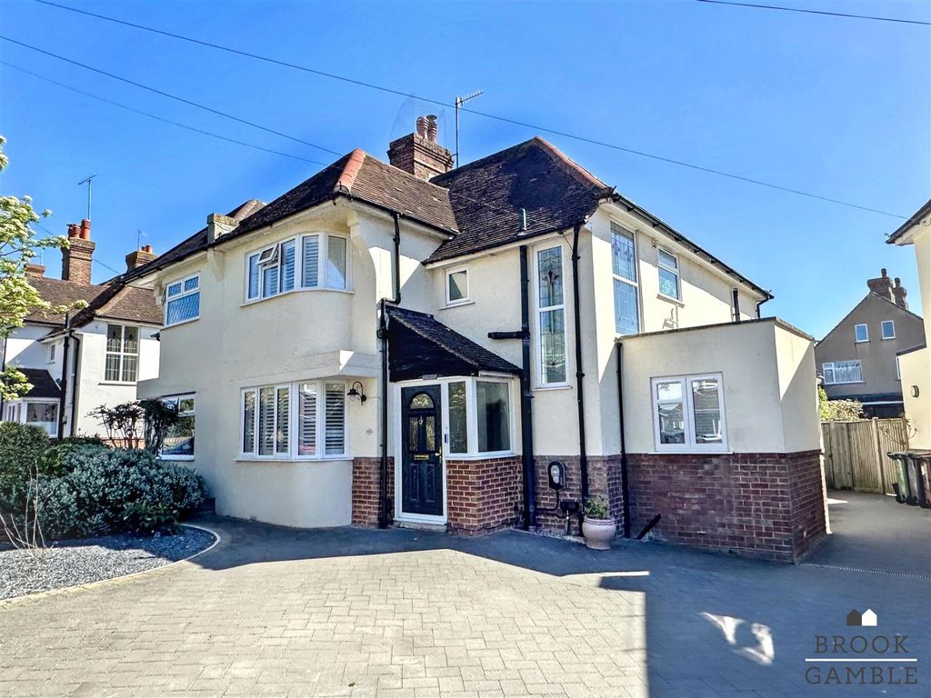 Property photo 1 of 42 01323 438506