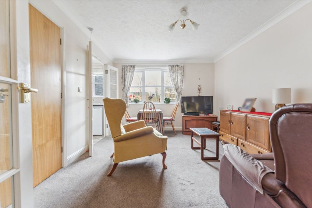 Property photo 2 of 18