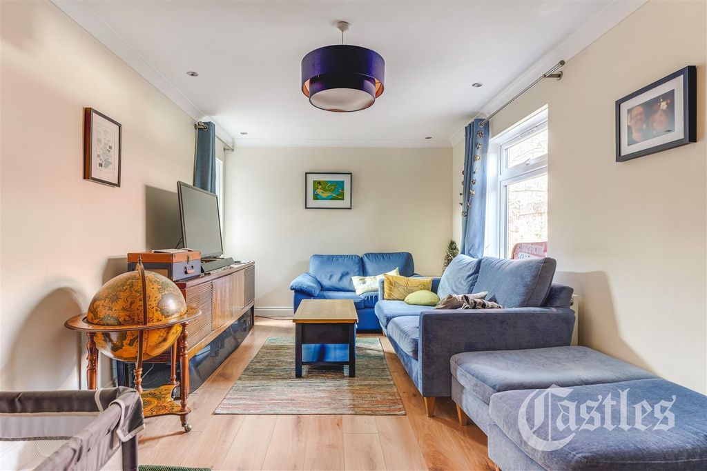 Property photo 3 of 23