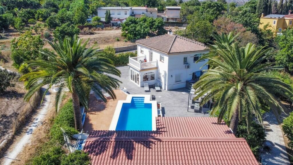 Property photo 2 of 3