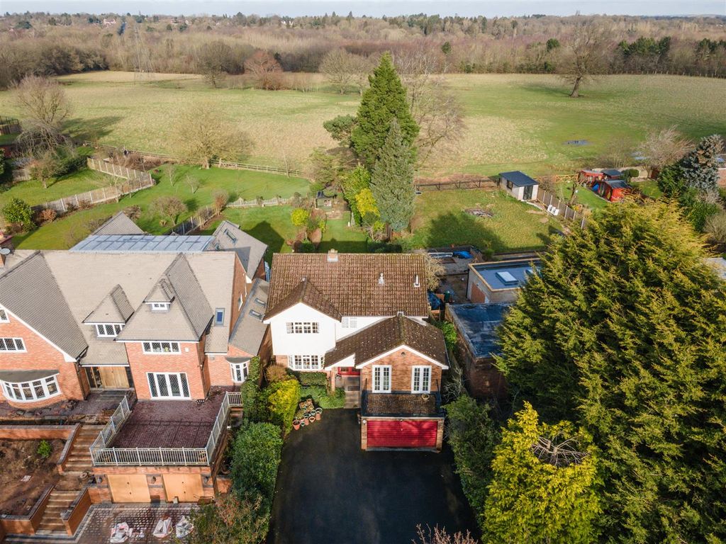 Property photo 1 of 18 3 Gentleshaw Lane_1.Jpg