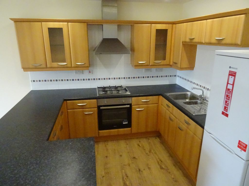 Property photo 2 of 11 Kitchen