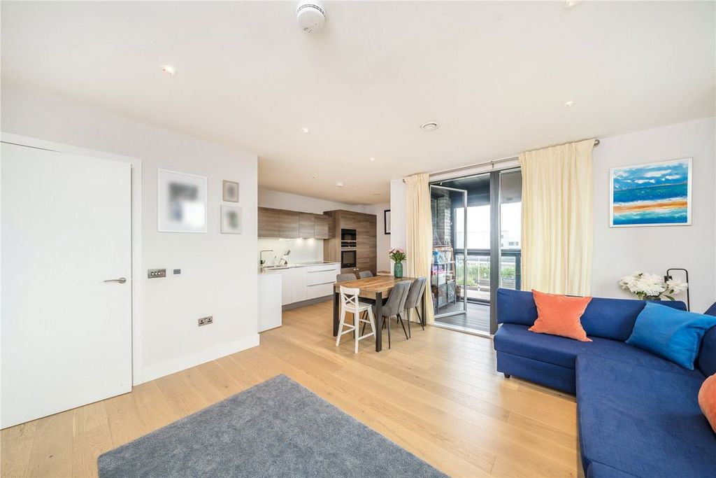 Property photo 2 of 11