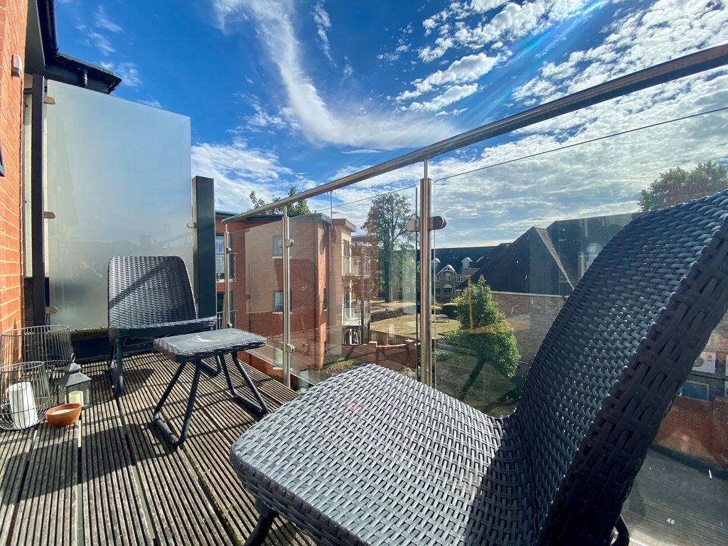 Property photo 3 of 8 Bedroom 1