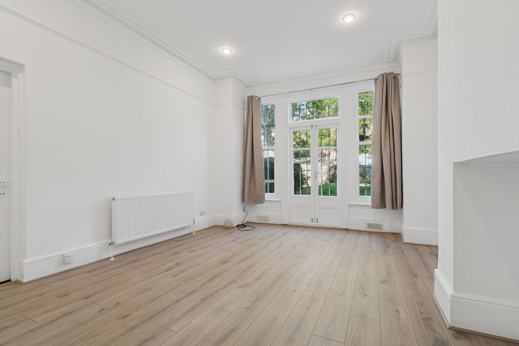Property photo 2 of 8