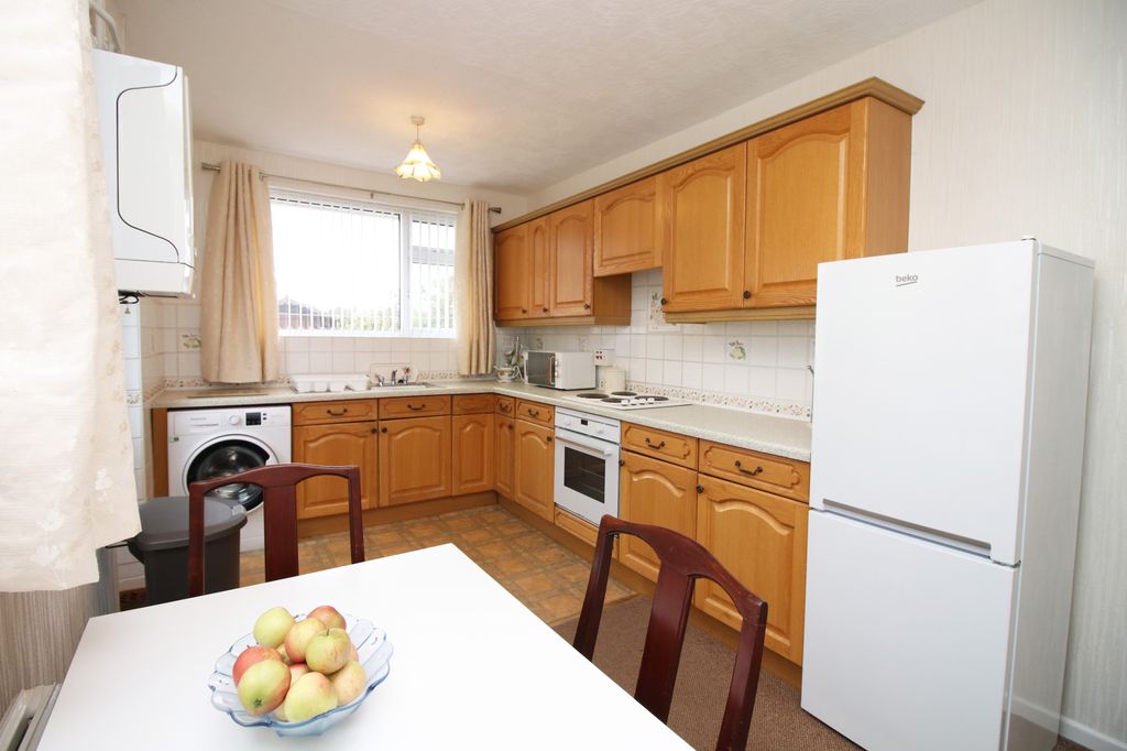 Property photo 2 of 18