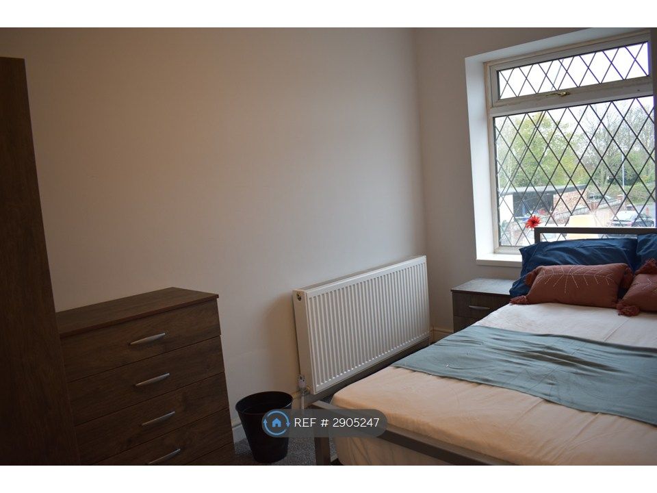 Property photo 3 of 8 Room 3
