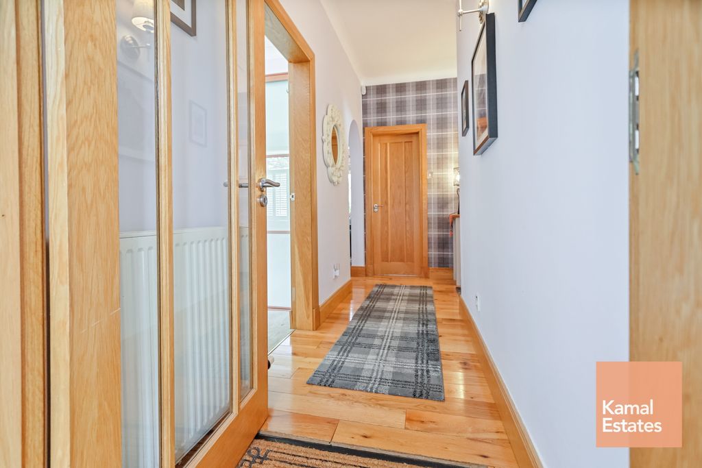 Property photo 2 of 39