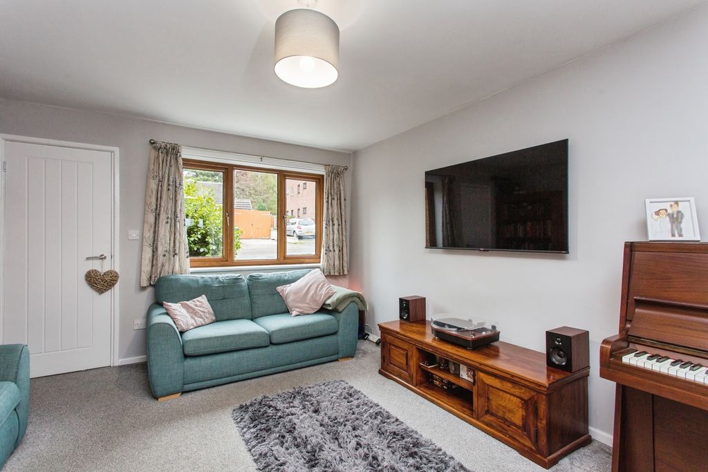 Property photo 2 of 17 Photo