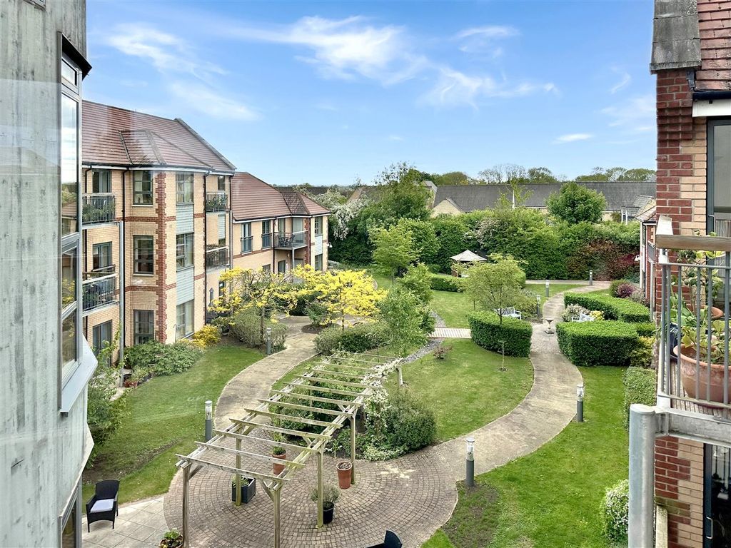 Property photo 3 of 17