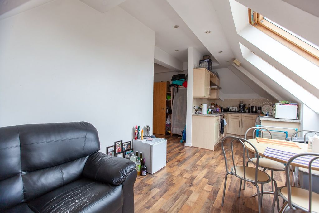 Property photo 3 of 7 1-6