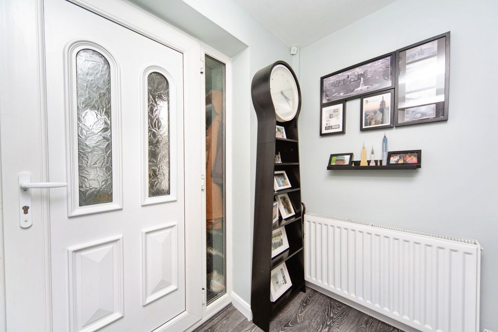 Property photo 2 of 20 Hall