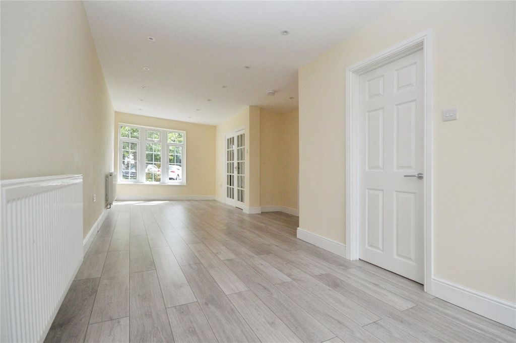 Property photo 2 of 15 Living/Dining Room