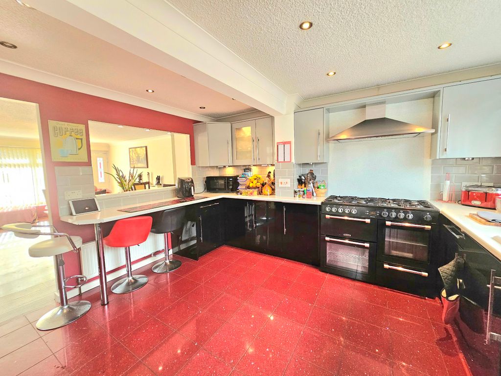 Property photo 3 of 25