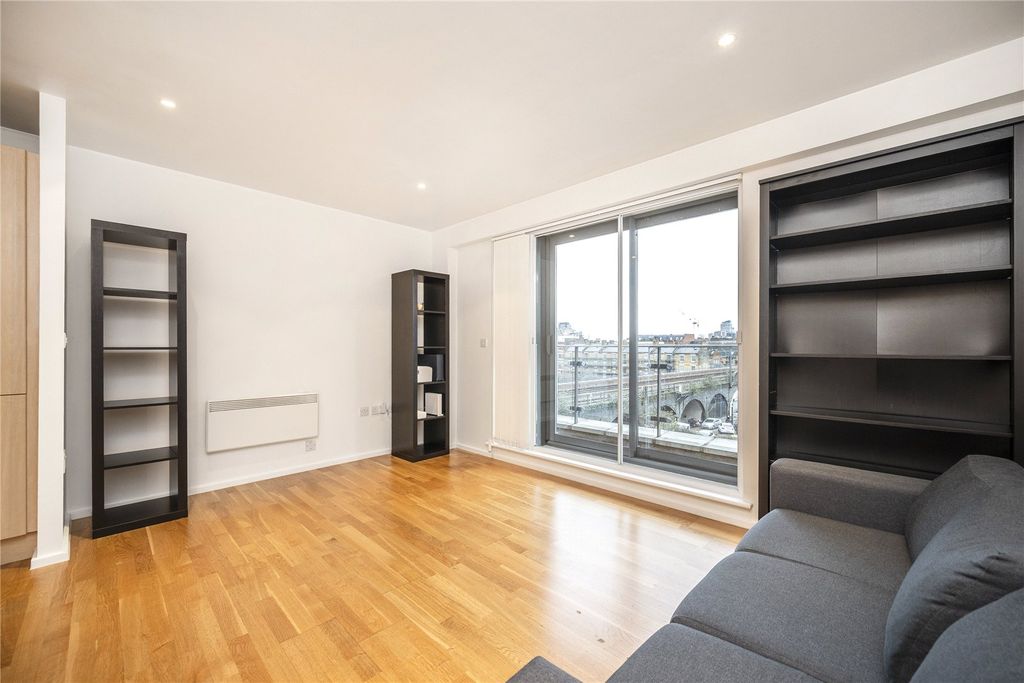 Property photo 2 of 8 Reception