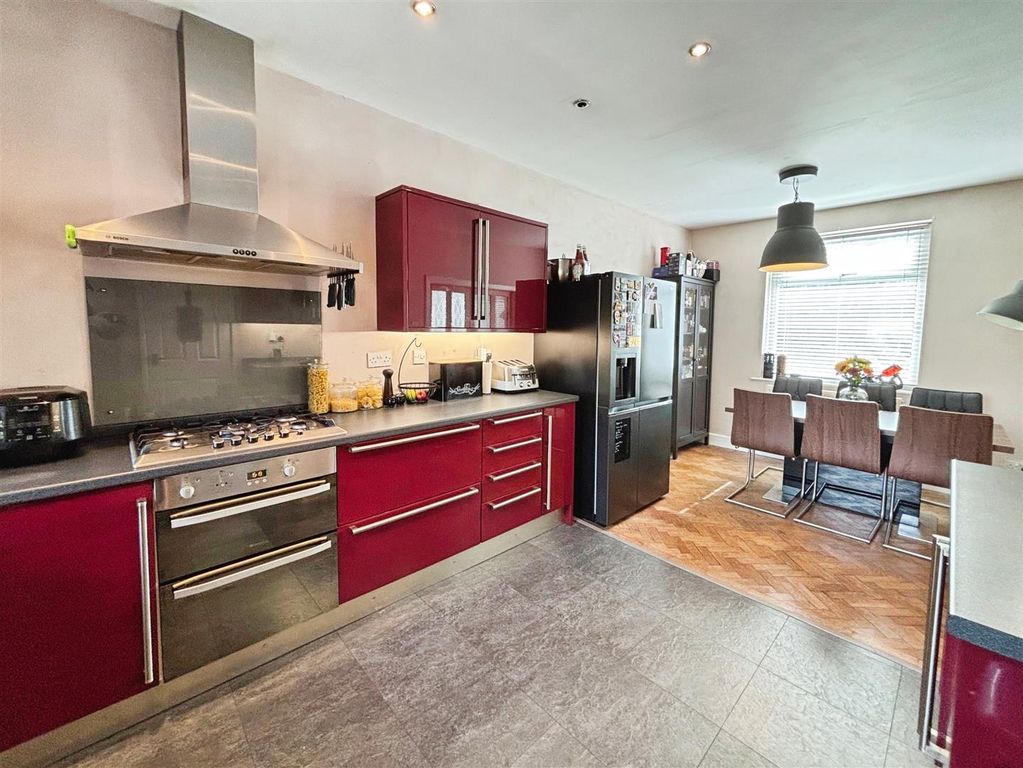 Property photo 2 of 20 Kitchen/Diner