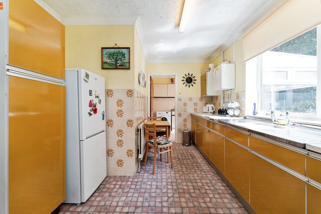 Property photo 3 of 17 Photo