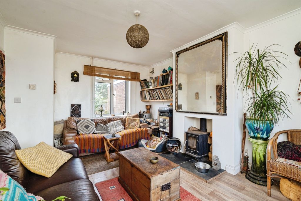 Property photo 2 of 18