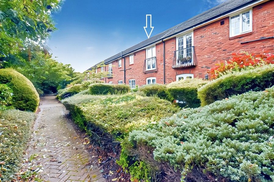 Property photo 2 of 12 Communal Garden 2A